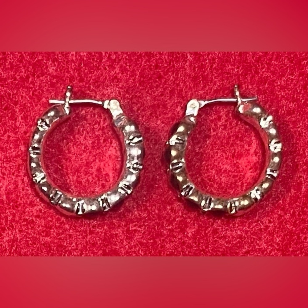 Earrings Silver Tone With Black Oval Accents New Pierced Latch Back Vintage - Picture 3 of 5